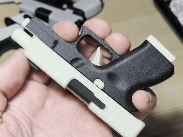 Porte-clés Fidget Pistolet Rétractable - Image 2