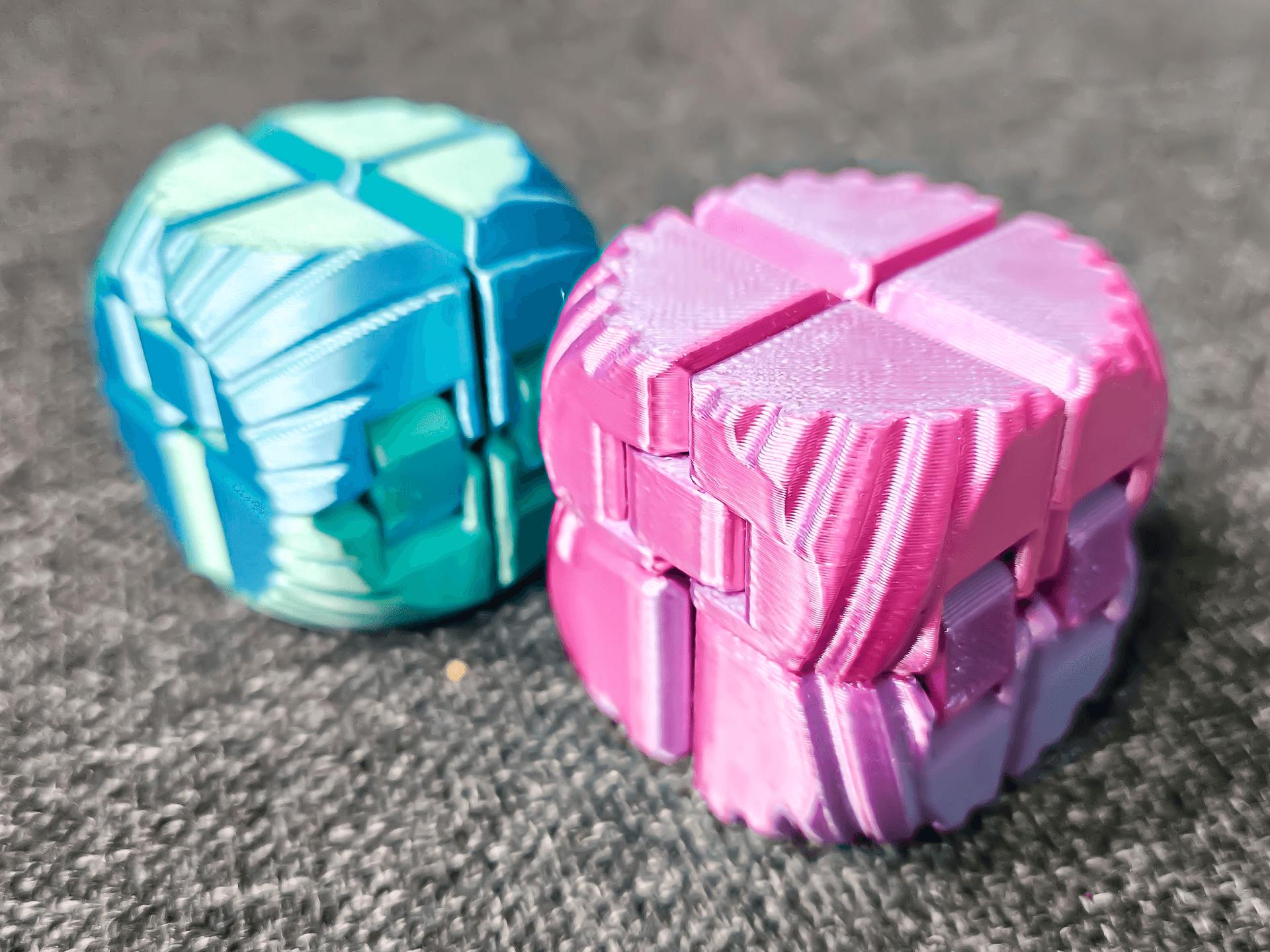 Round Infini Cube Anti-Anti-stress - Image 2