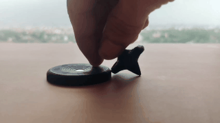 Never Falls Self-balancing Bureau Toupie